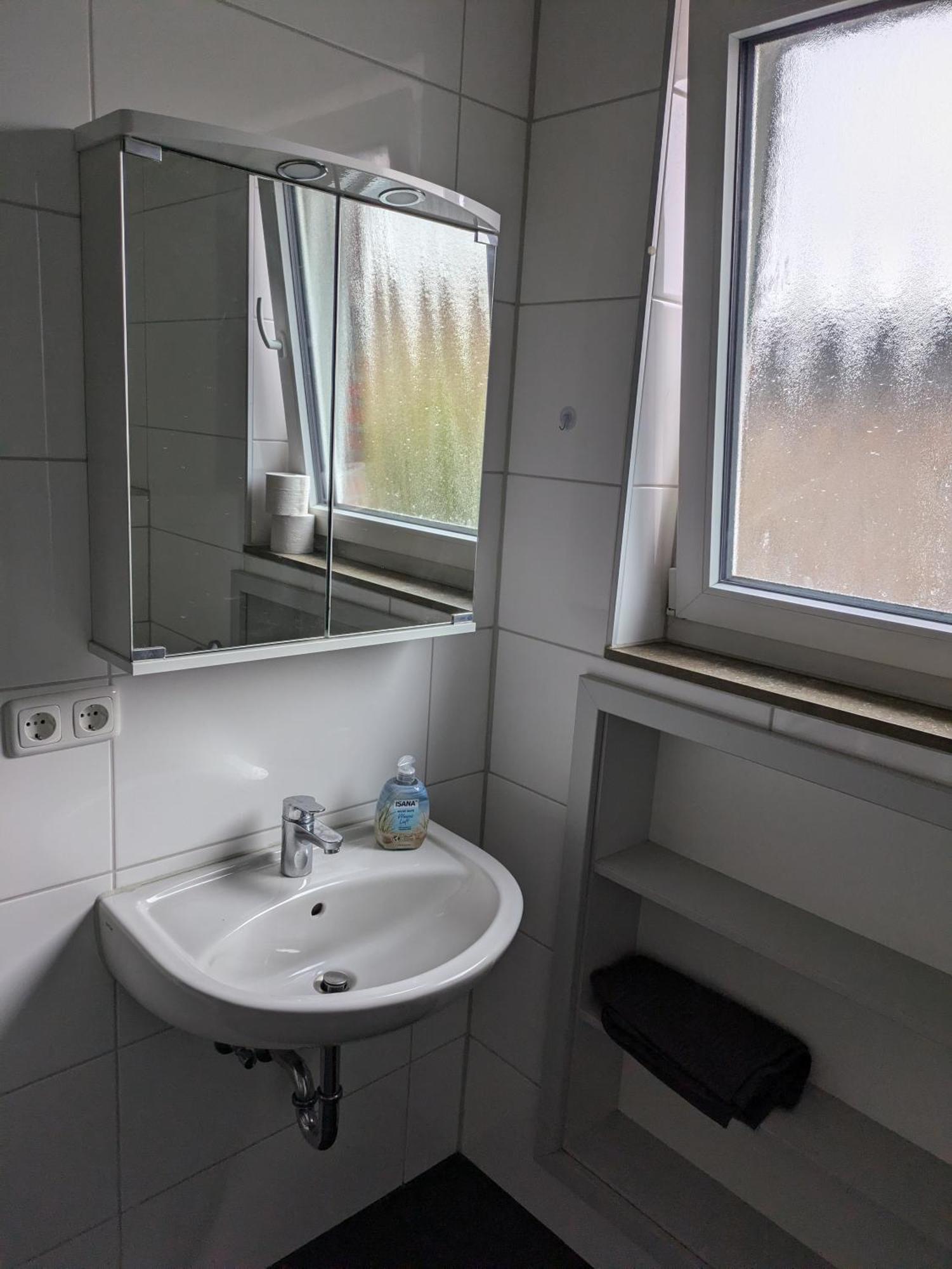 Schoene Einfache Ferienwohnung Zwischen Stadt Und Meer Wilhelmshaven Esterno foto